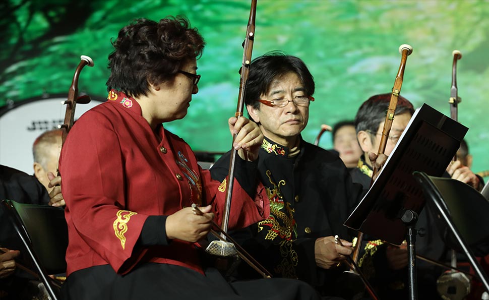 乡村振兴艺术团首场演出--民乐合奏《红花遍地开》