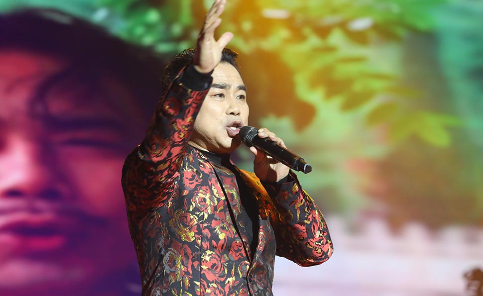 胡玉演唱《百姓英雄》