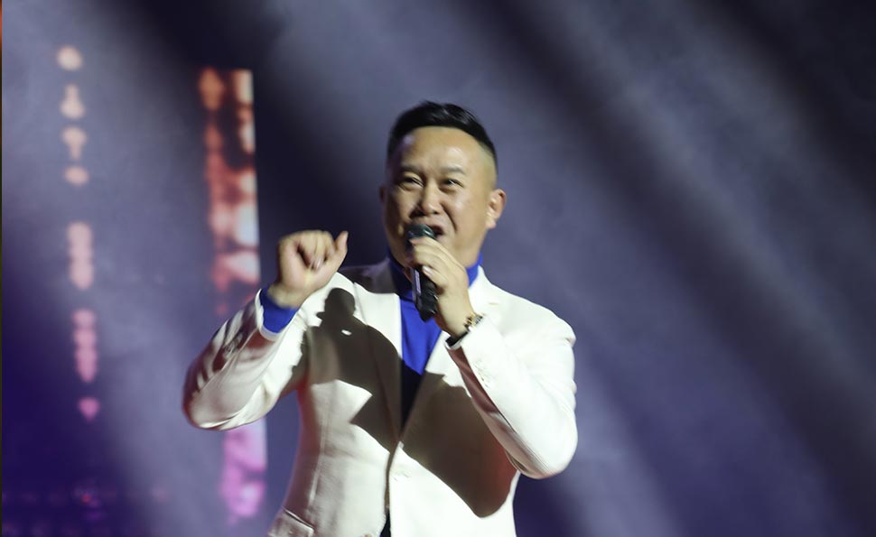 金波演唱《常来常往》、《有事你就说》