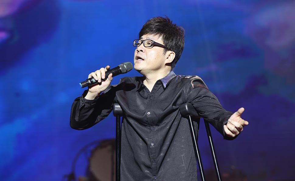 李琛演唱《窗外》