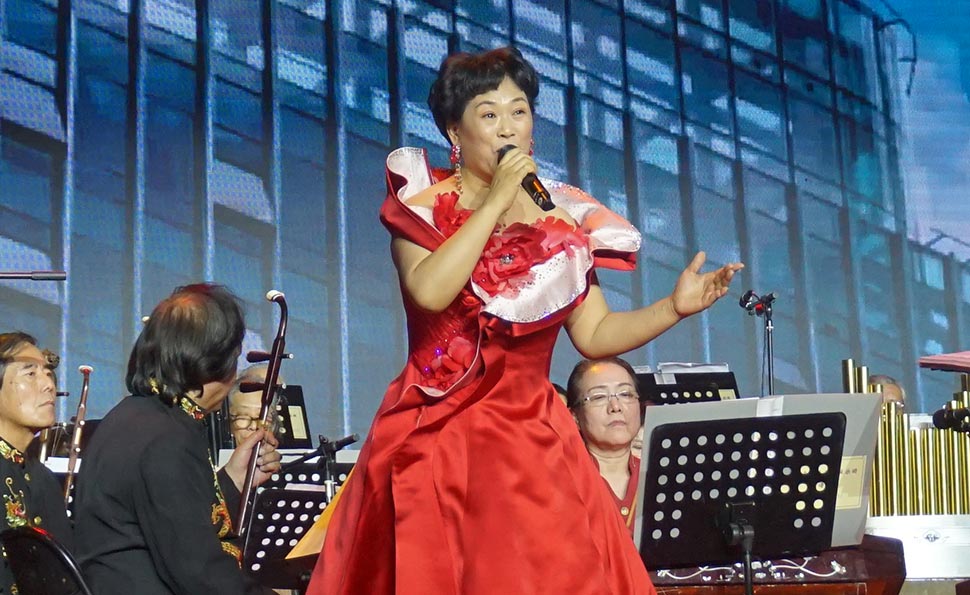 曹怡然演唱《我爱你中国》、《江山》